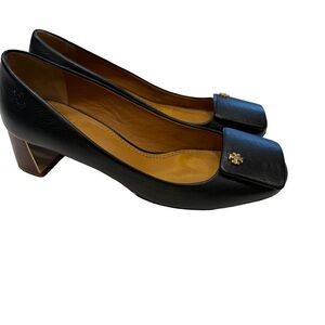 Tory Burch Black Leather Low Heel Pumps  Square Front Patch W/ Logo Sz 6.5 M